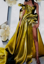 Load image into Gallery viewer, Liquid Satin/Mikado Reversible
