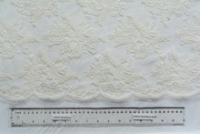 Load image into Gallery viewer, Quill Off White Vine Flower Lace
