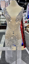 Load image into Gallery viewer, Doris--Absolutely Stunning Rhinestone Applique
